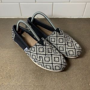 Toms slip on sneakers size 8